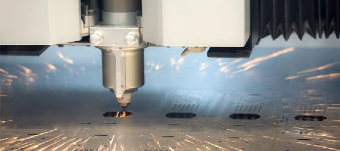 Wycinanie laserem – na czym polega technologia cięcia laserowego i jakie jest jej zastosowanie?